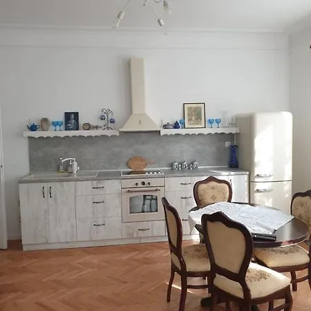 Boho Chic 2 Free Parking